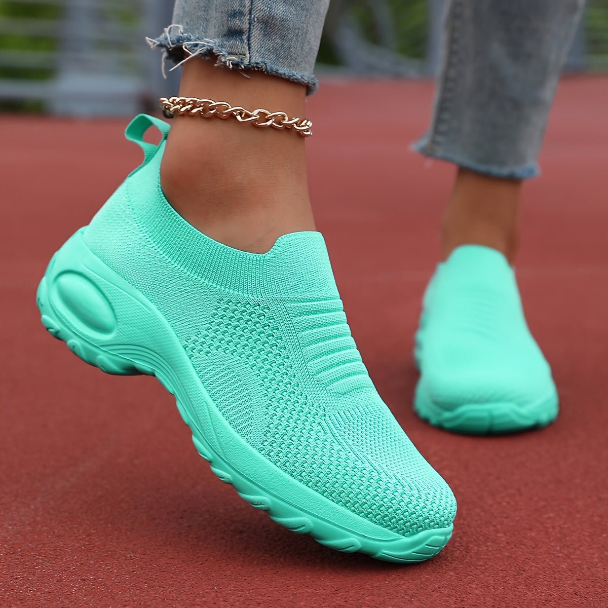 Modern Slip-On Sneakers for Women – Breathable and Comfortable for Daily Use