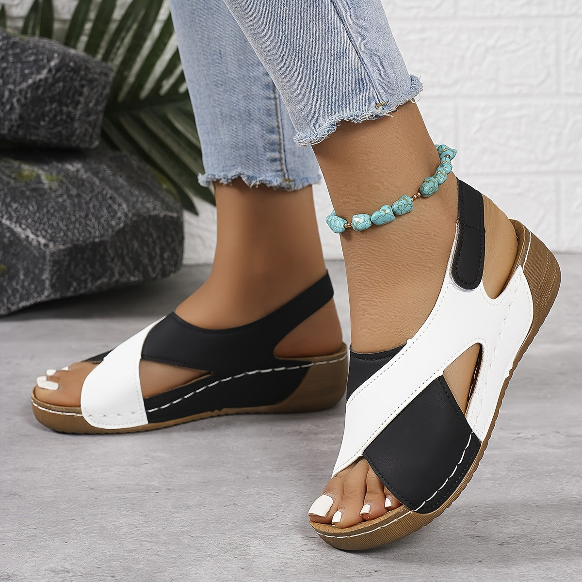 Adjustable Orthopaedic Sandals – Supportive Comfort for Women