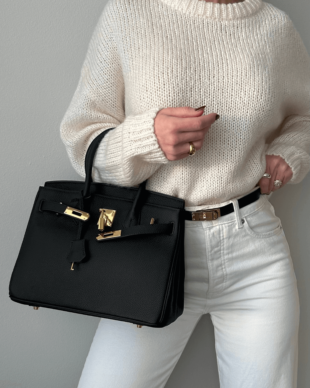 Leather Handbag for Women – Timeless Elegance and Space