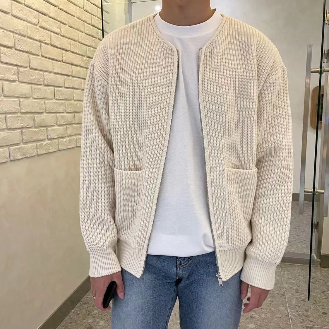 James Comfortable Cardigan – For a Trendy and Relaxed Look