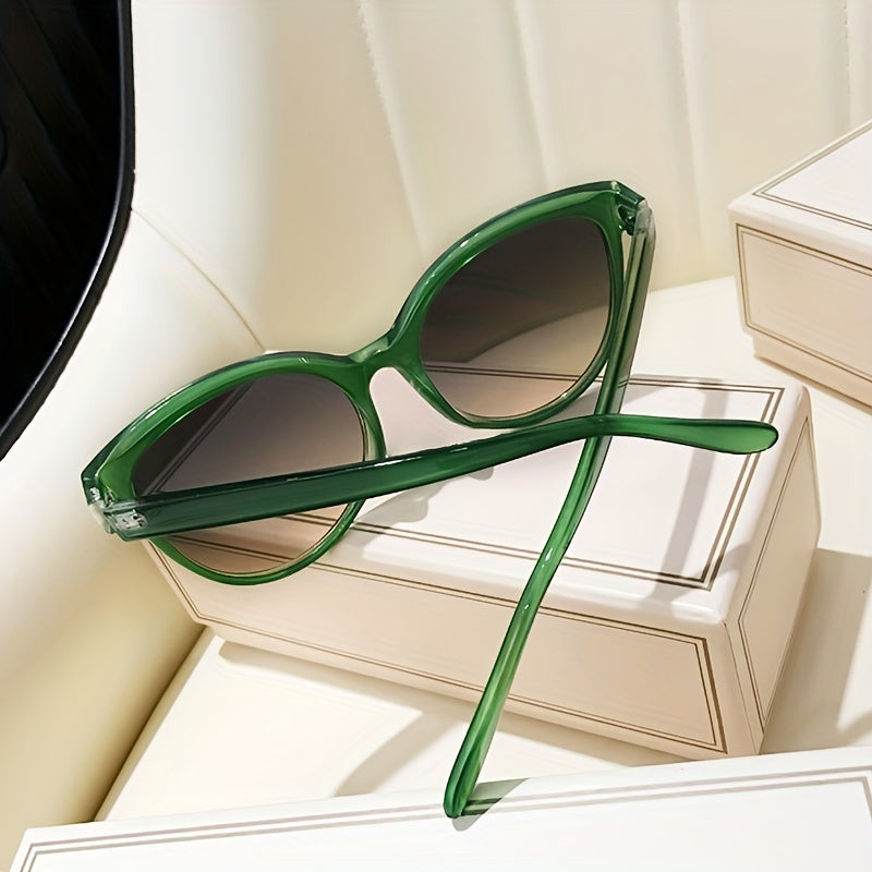 Luxe Cat-Eye Sunglasses for Women – Oversized and Stylish for Sunny Days
