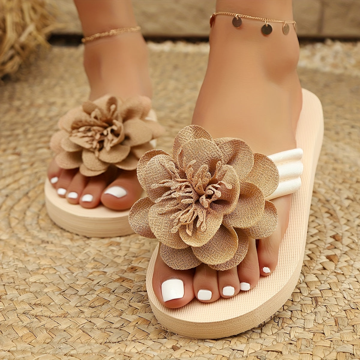 Luxe Women's Slippers with Floral Detail - Perfect for Summer and Beach