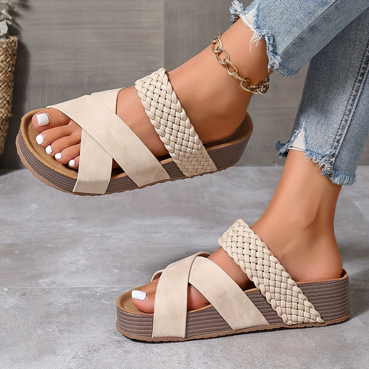 Chic Woven Platform Sandals for Women – Stylish and Comfortable for Summer Days