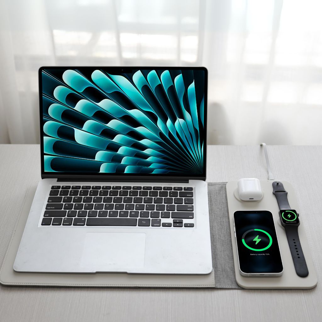 PowerDesk Sleeve – Slim Laptop Case with Wireless Charging Function