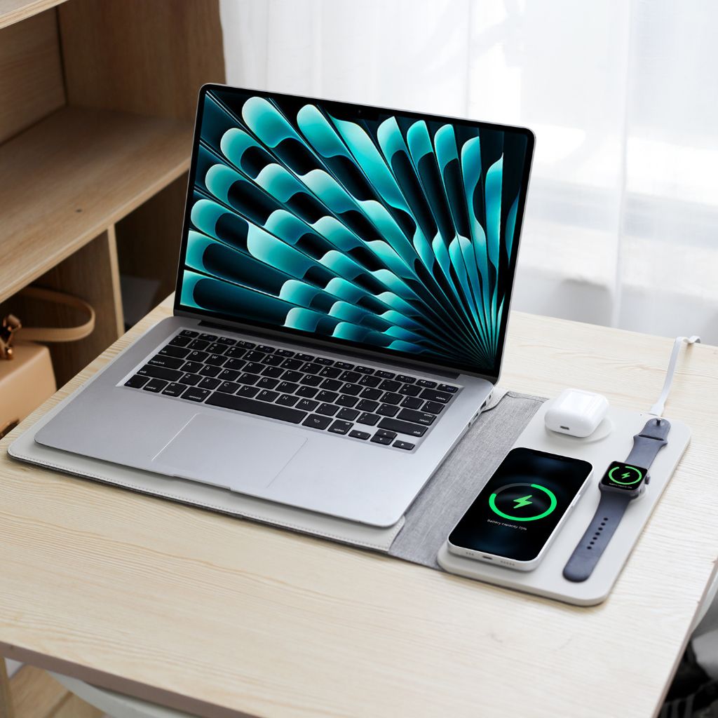 PowerDesk Sleeve – Slim Laptop Case with Wireless Charging Function