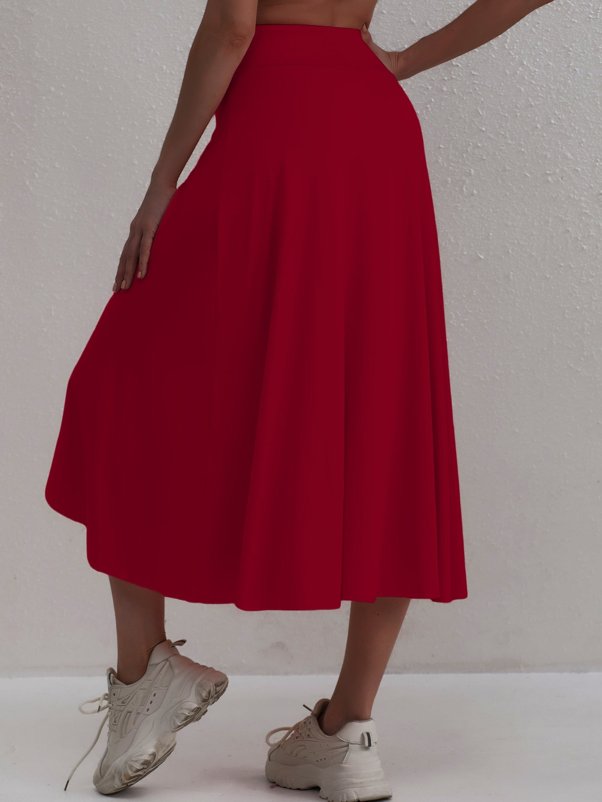 Stylish Asymmetrical Sports Skirt for Women – For Movement and Comfort