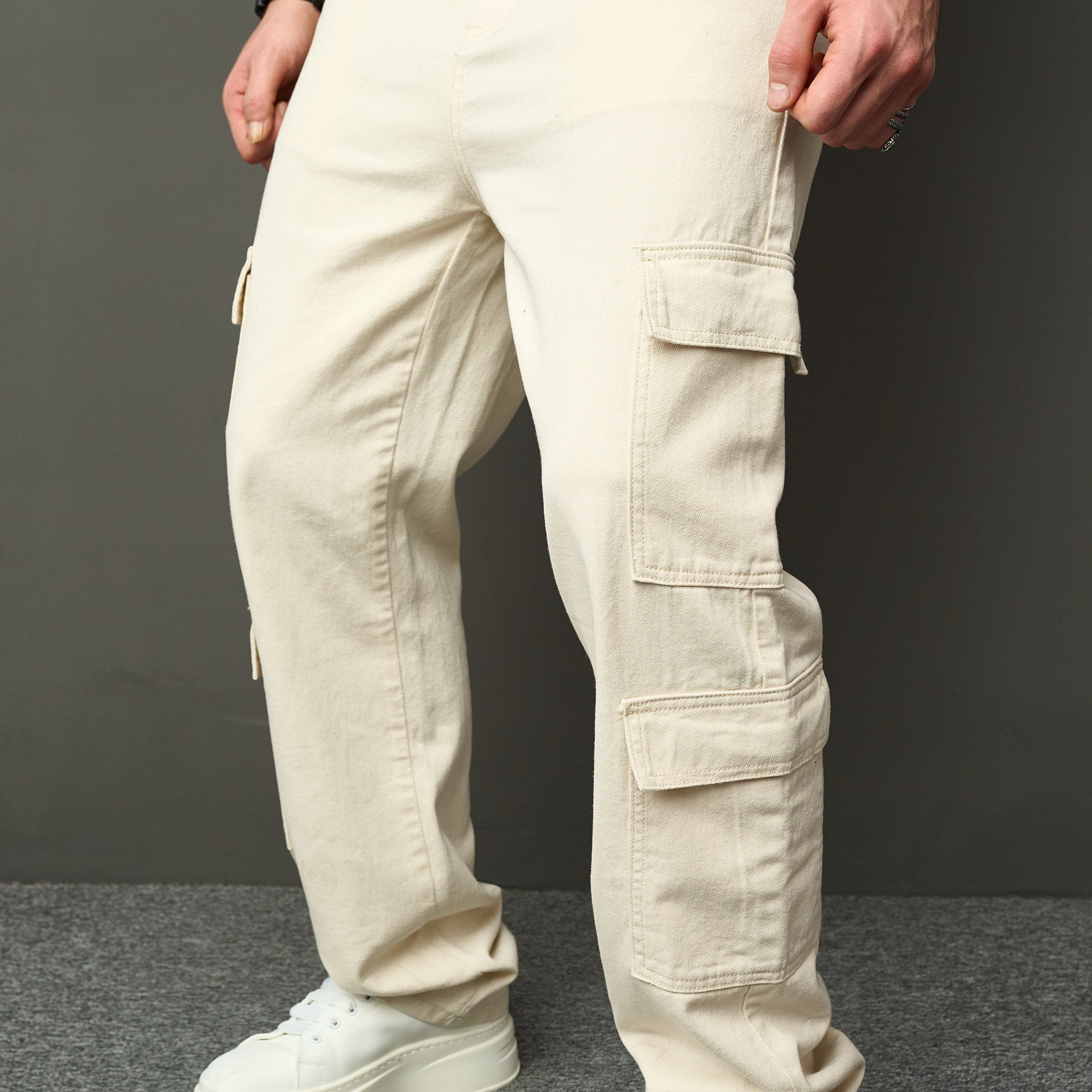 Loose-Fitting Beige Denim Jeans – Practical and Comfortable for Every Day