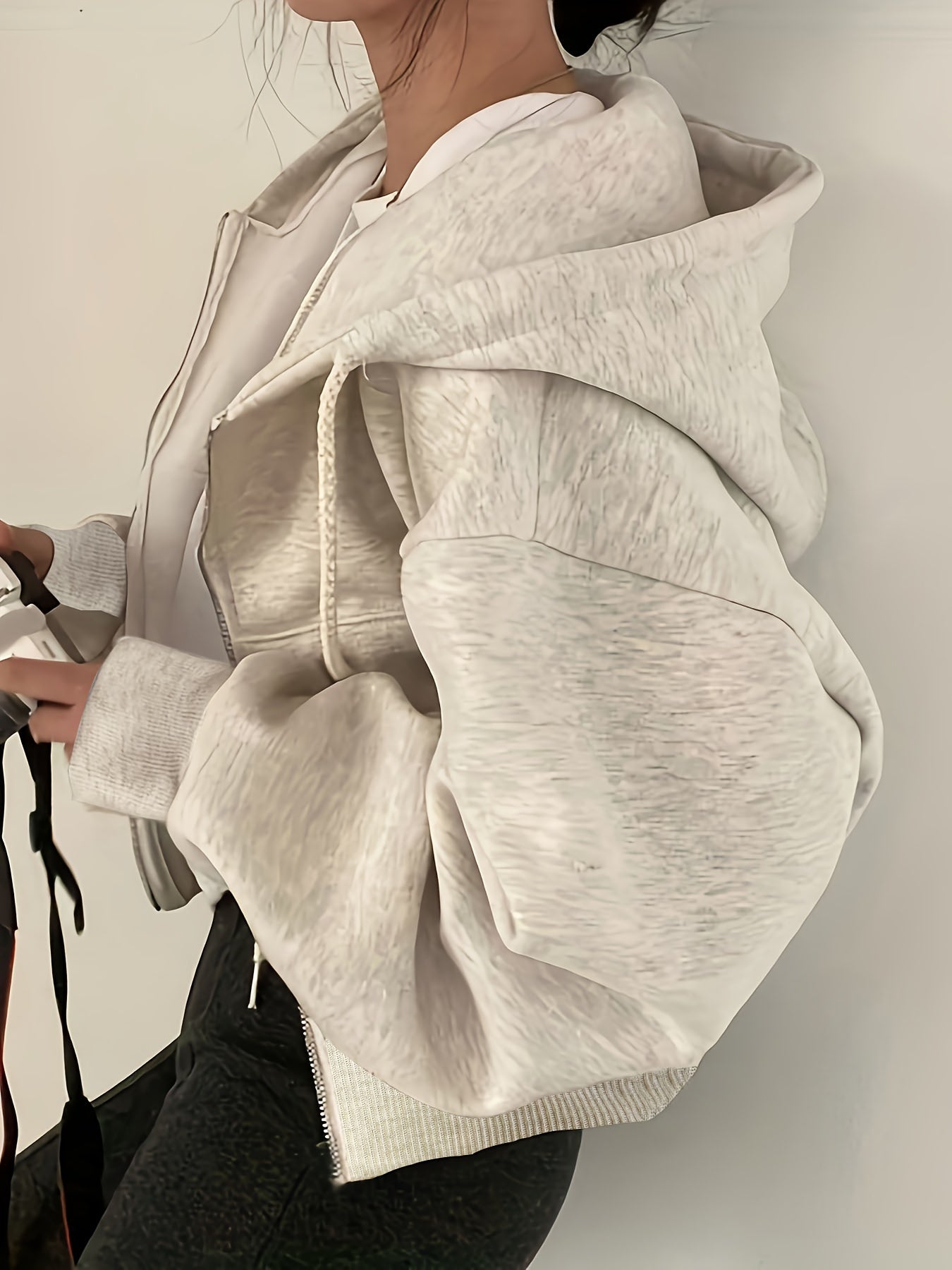 CozyVibe Zip-Up Hoodie – Comfort and Casual Chic