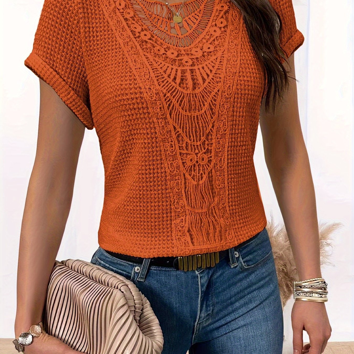 Ladies Casual T-shirt with Lace - Comfort and Elegance