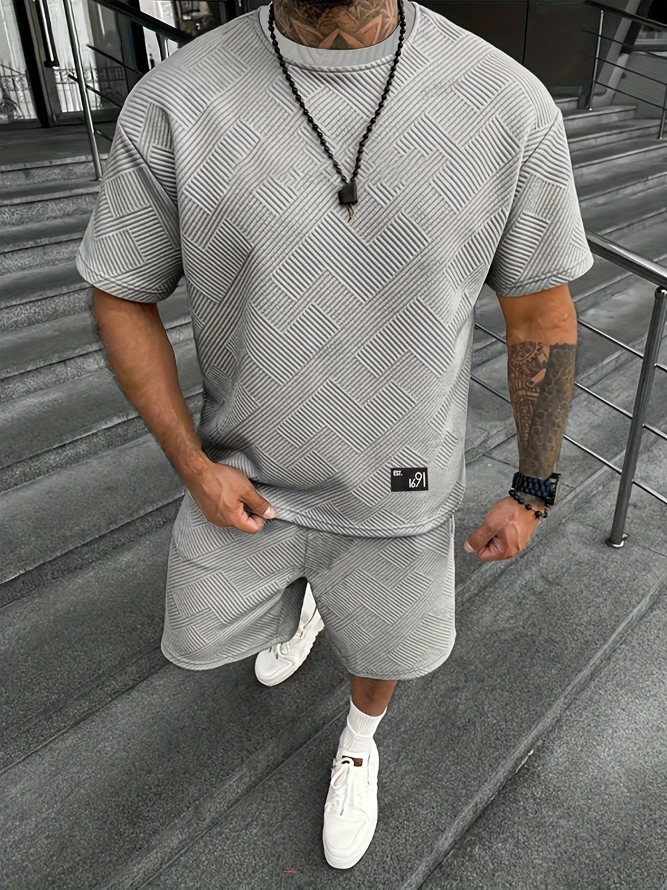 Men's Trendy Jacquard T-shirt and Shorts Set – Casual and Sporty for Warm Days