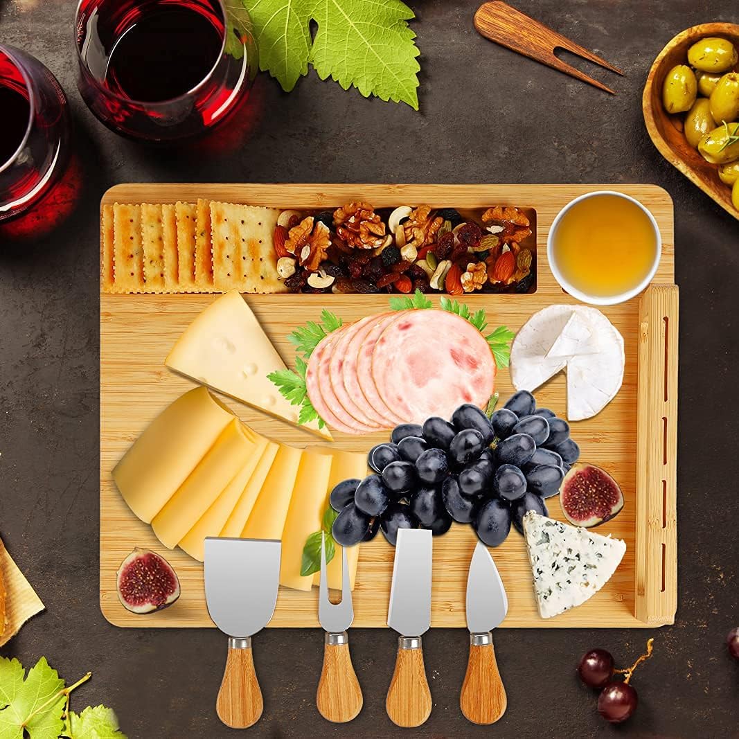 BambooServe Cheese Board Set – Stylish and Functional Enjoyment