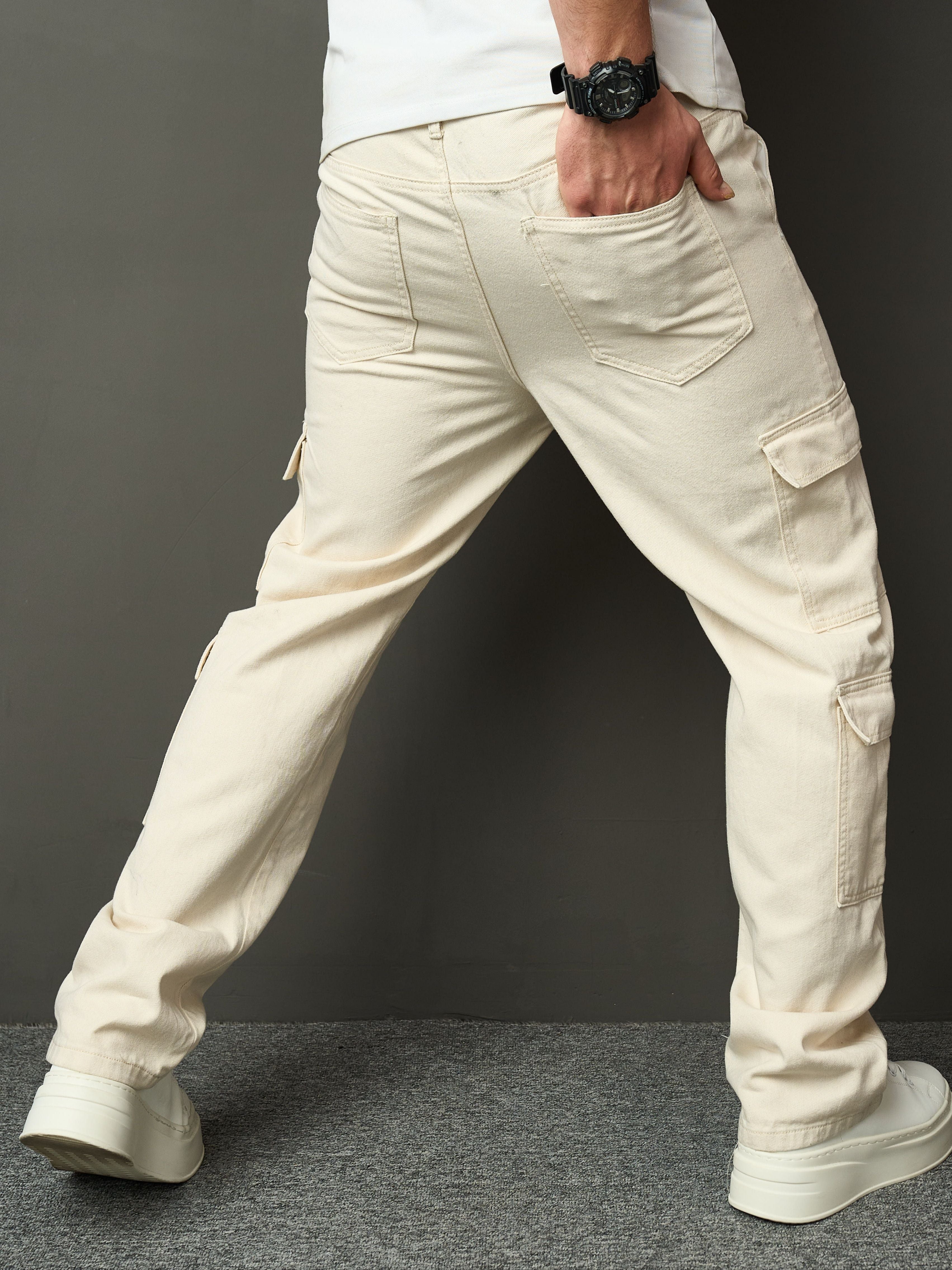 Loose-Fitting Beige Denim Jeans – Practical and Comfortable for Every Day