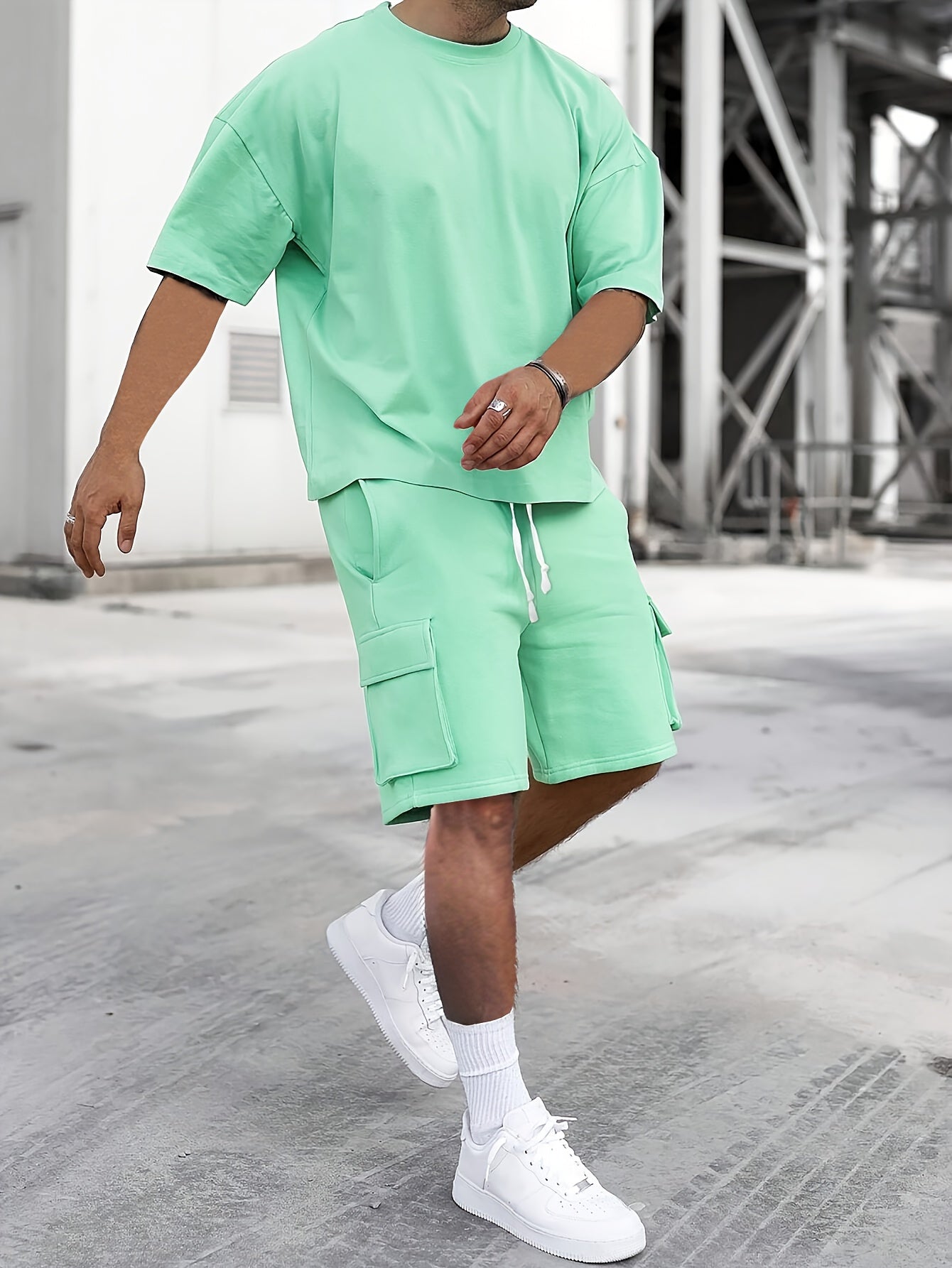 Trendy Men's Set - Perfect for an Effortless Style