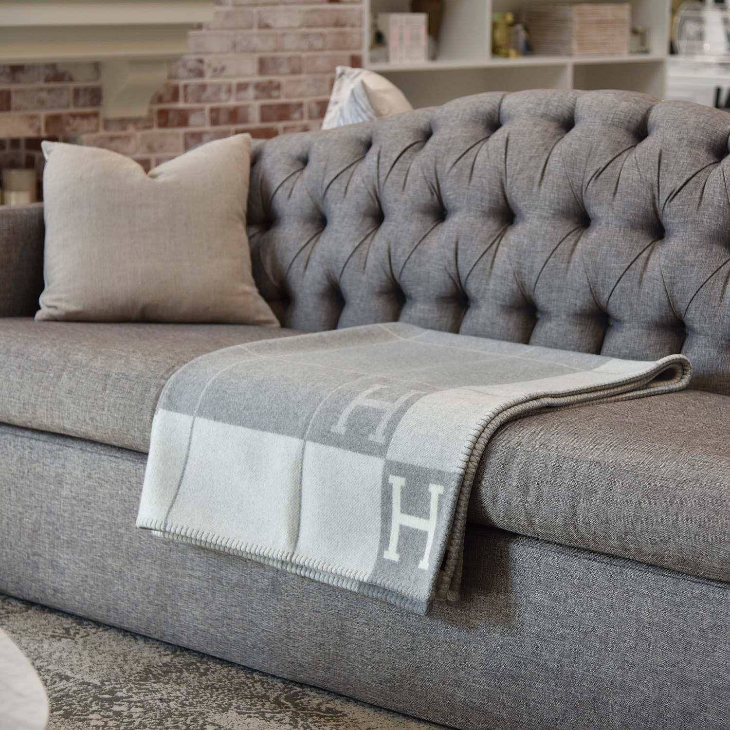 Luxe Wool-Cashmere Blanket – Elegant Warmth and Comfort