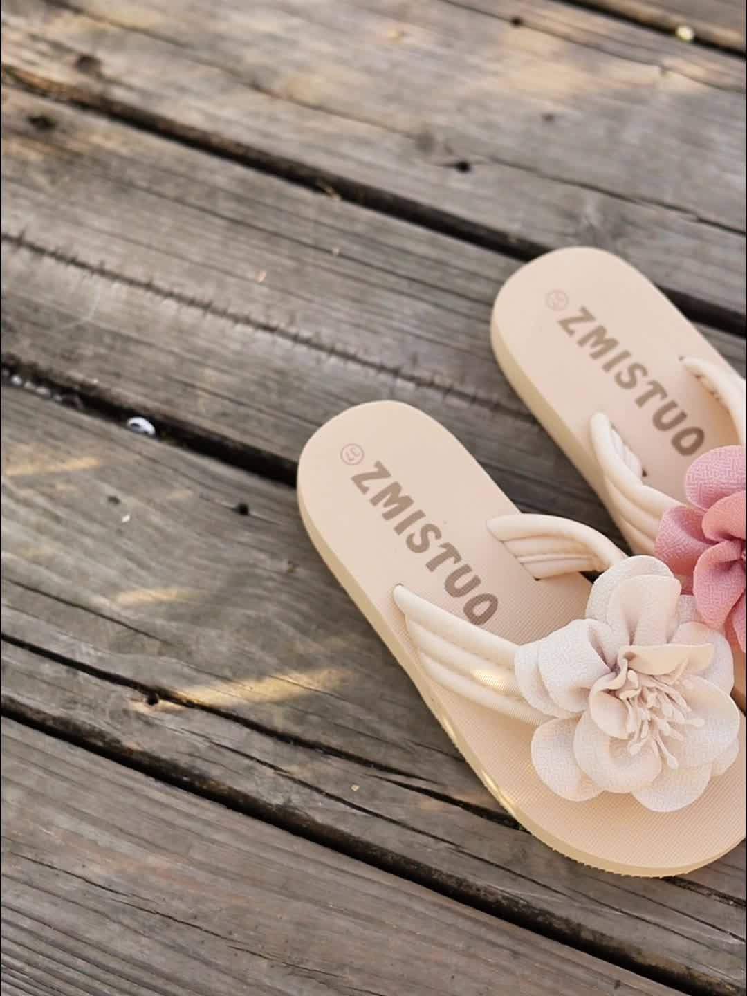 Luxe Women's Slippers with Floral Detail - Perfect for Summer and Beach