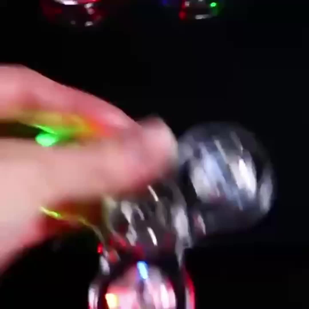 Illuminated Fidget Spinners – Play and Relax