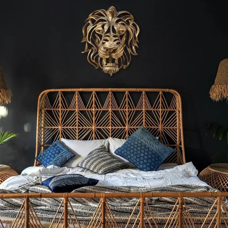 Metal Lion Head Wall Decoration - Elegant and Strong
