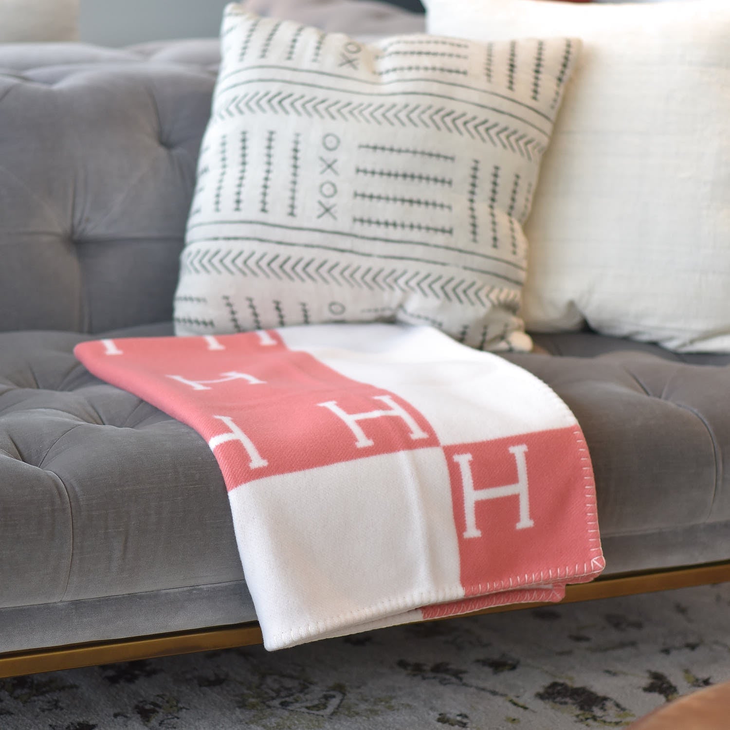 Luxe Wool-Cashmere Blanket – Elegant Warmth and Comfort