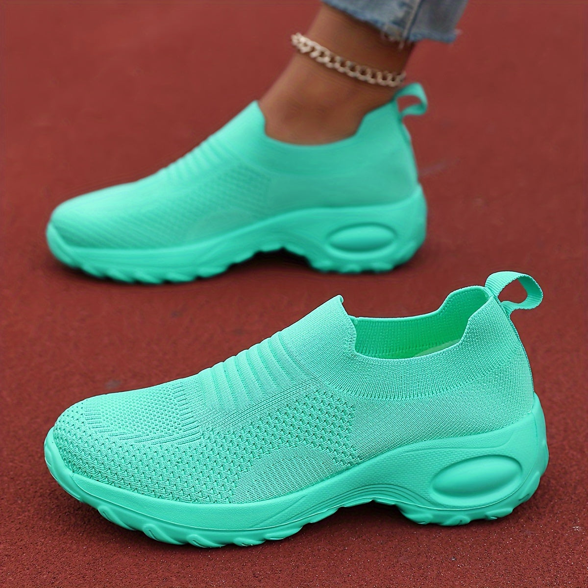 Modern Slip-On Sneakers for Women – Breathable and Comfortable for Daily Use