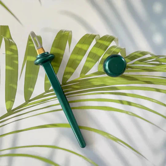 Precision Eyeliner Tool – Dual-Ended Wing Stamp & Liner