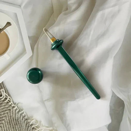 Precision Eyeliner Tool – Dual-Ended Wing Stamp & Liner