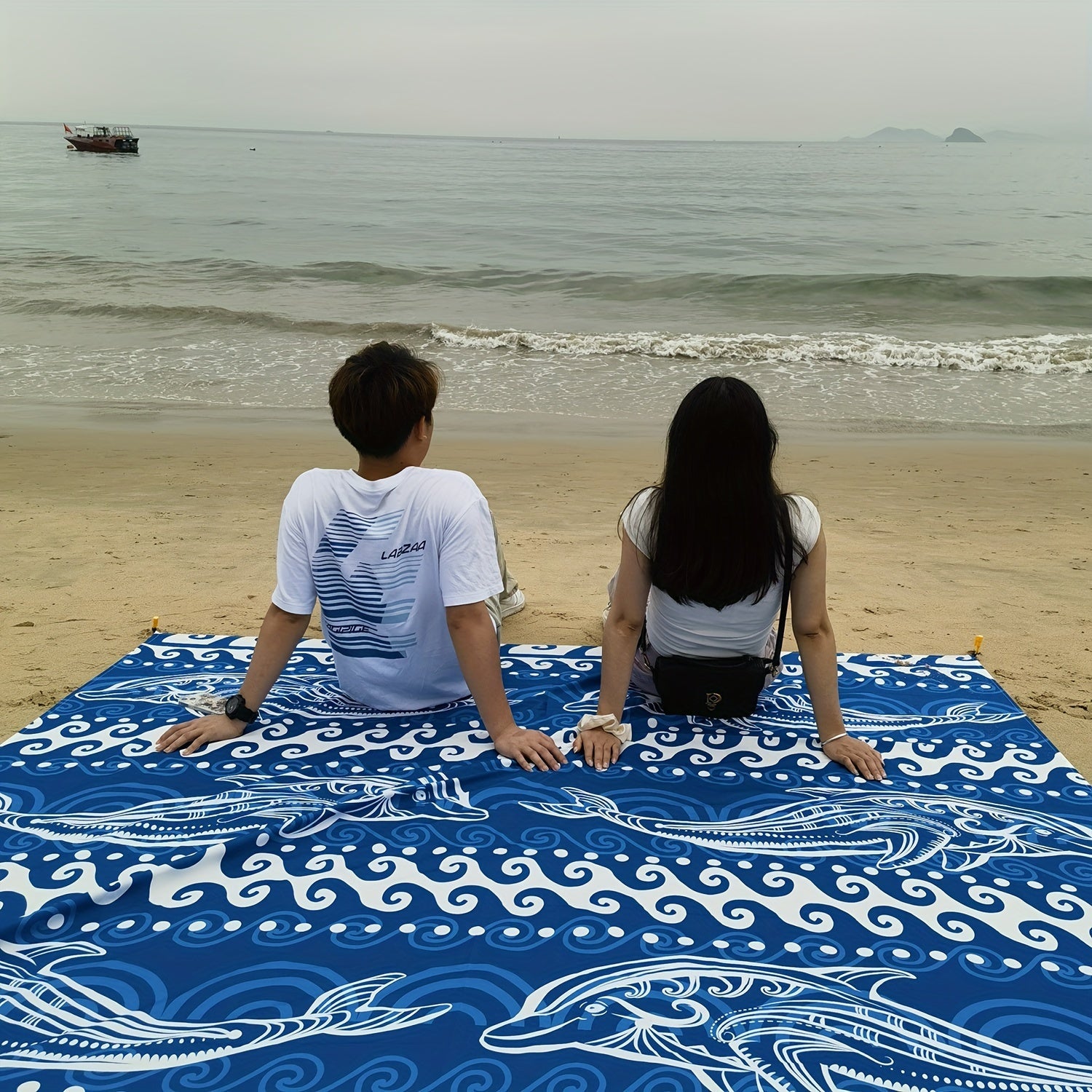 TropiComfort Oversized Beach Mat – Spacious, Durable, and Sand-Resistant