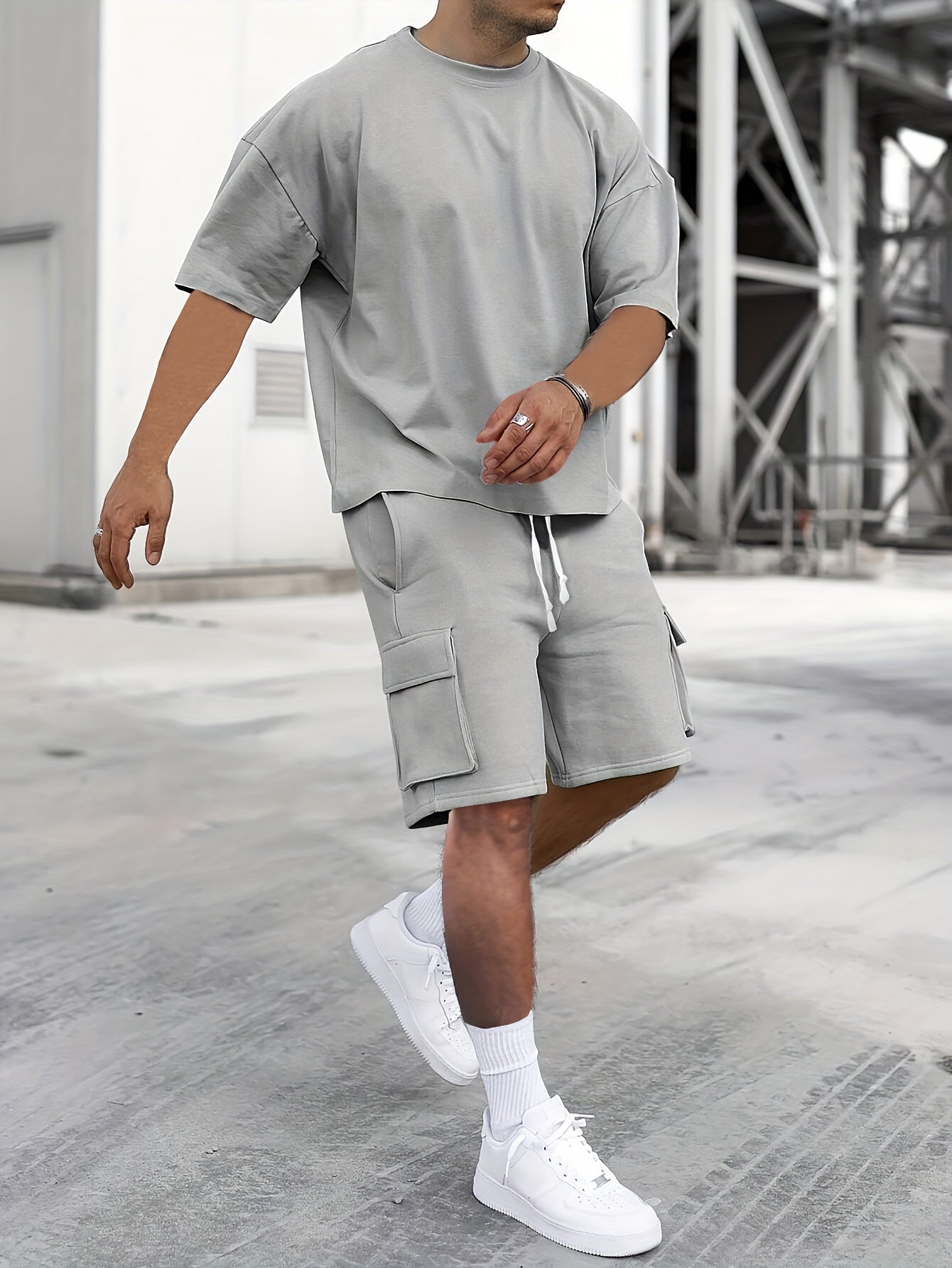 Trendy Men's Set - Perfect for an Effortless Style