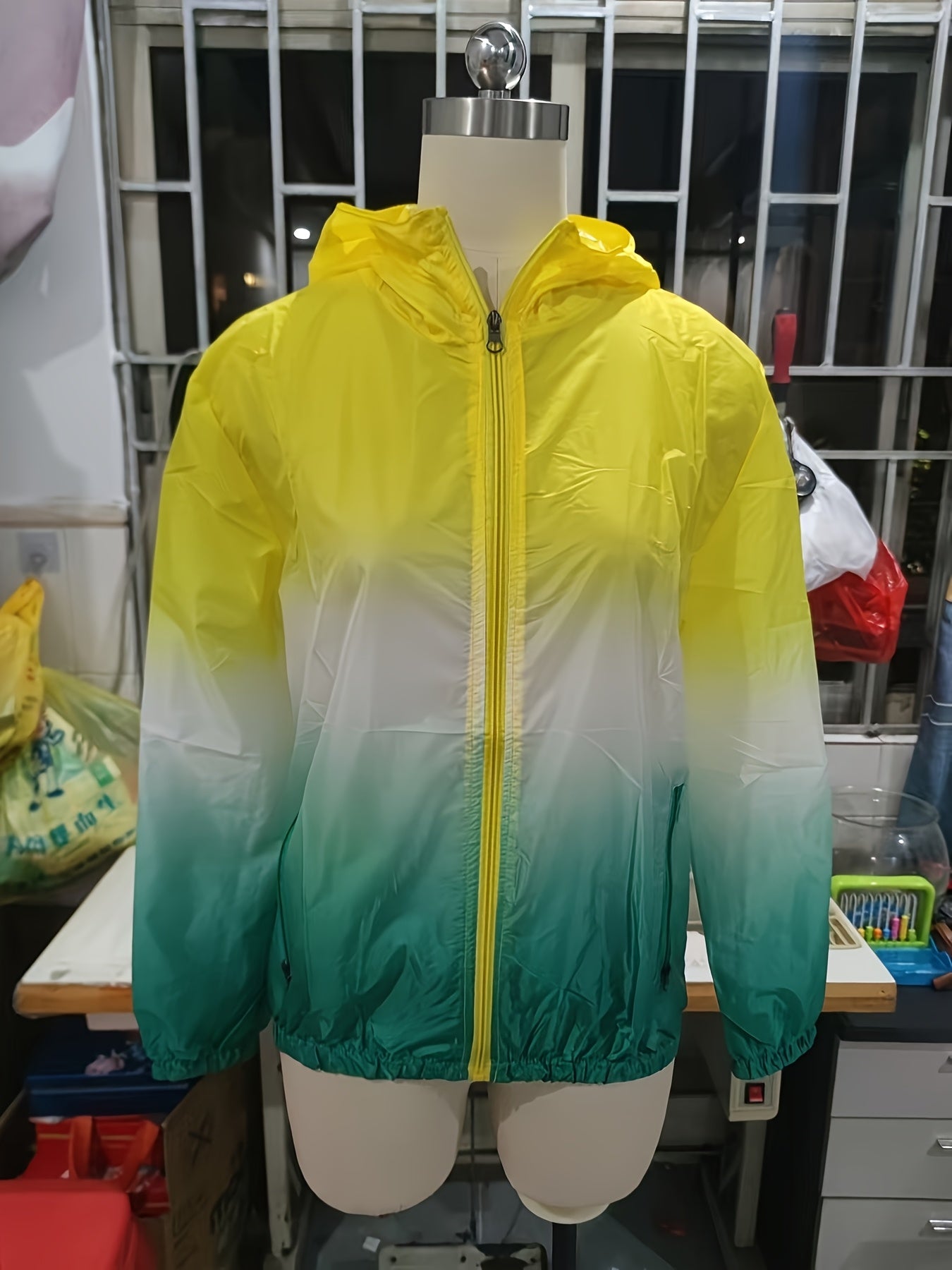 Lightweight Hooded Summer Jacket for Women – Breathable and Protective for Outdoor Activities