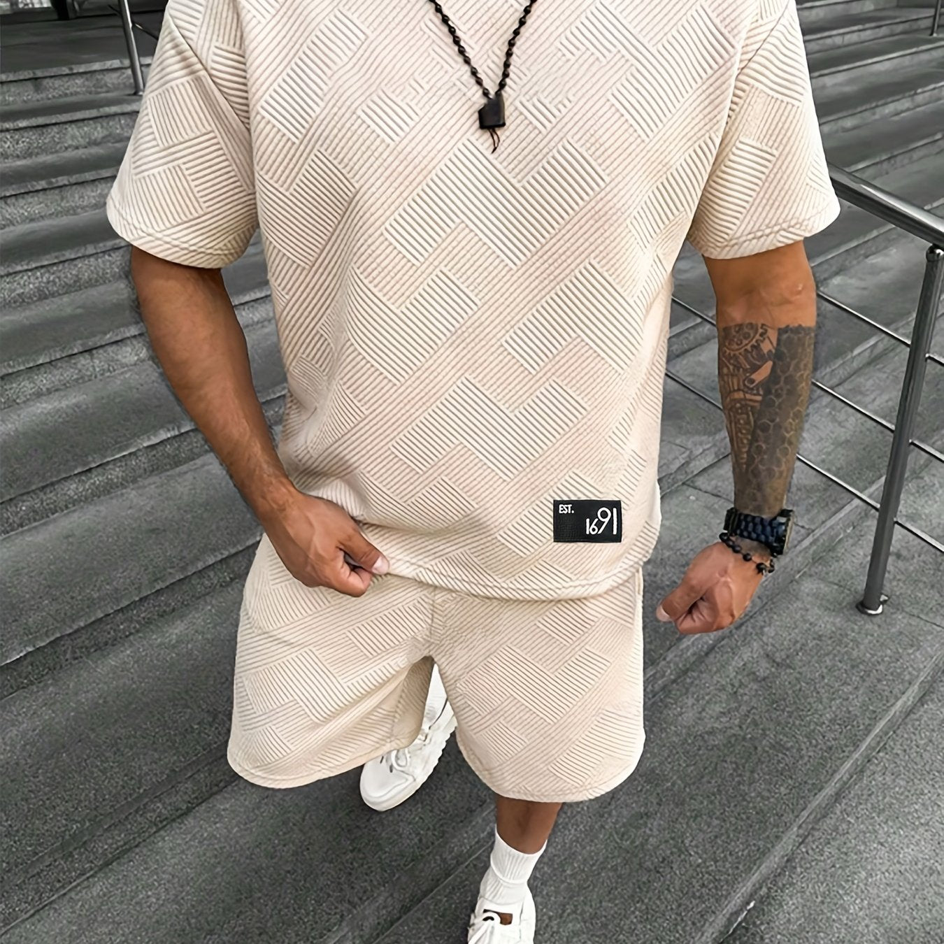 Men's Trendy Jacquard T-shirt and Shorts Set – Casual and Sporty for Warm Days