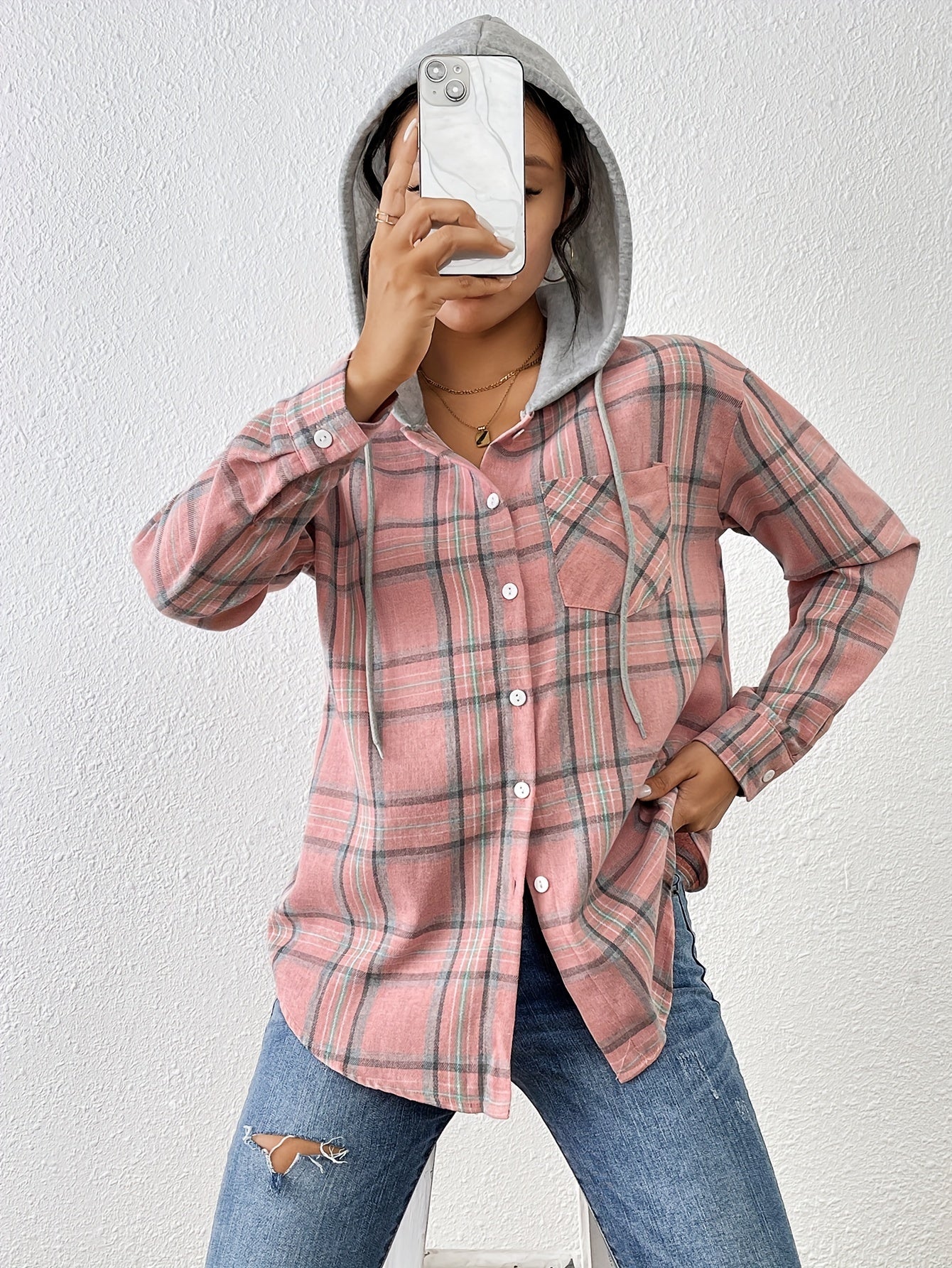Light Checked Blouse with Hood – Stylish and Comfortable for Spring and Summer