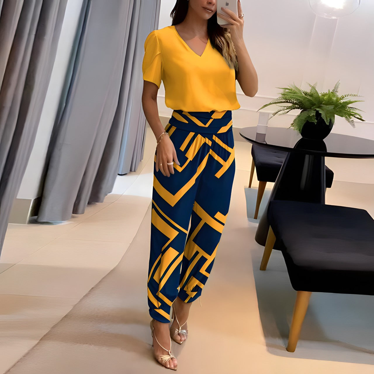 LunaFlow Women's Set – Stylish and Comfortable Two-Piece Outfit