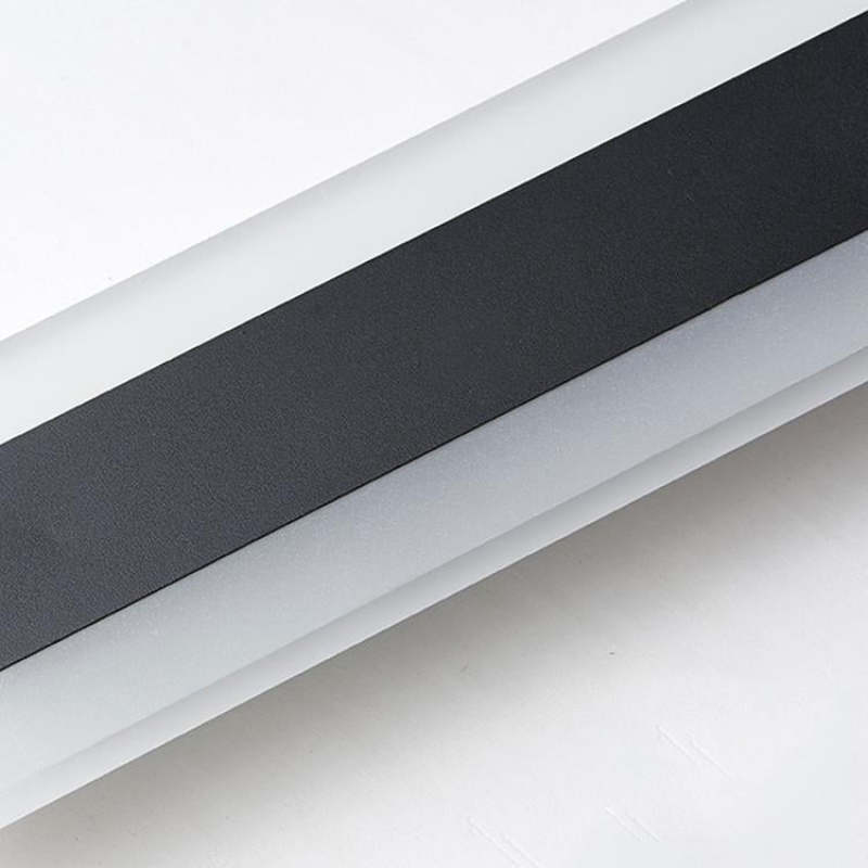 LumiLine Outdoor Lamp – Minimalist Design with Warm Light