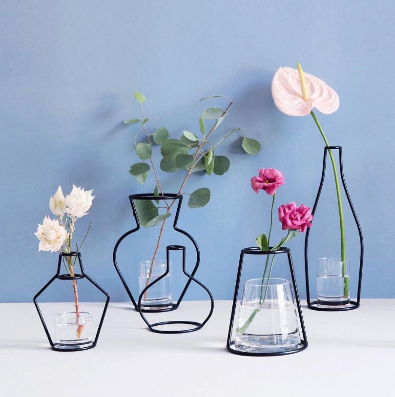 Minimalist Vase Decoration Frames - Stylish Support for Your Vases