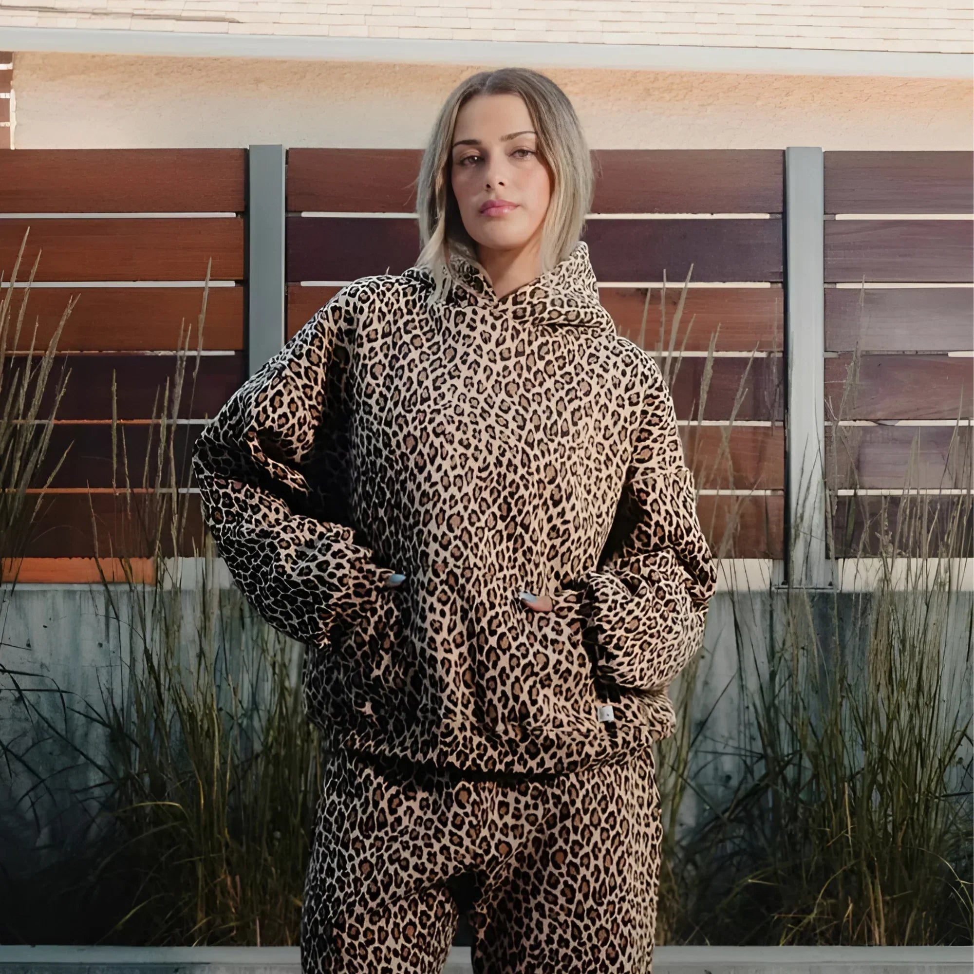 Luxe Oversized Hoodie - Warmth and Comfort in Style