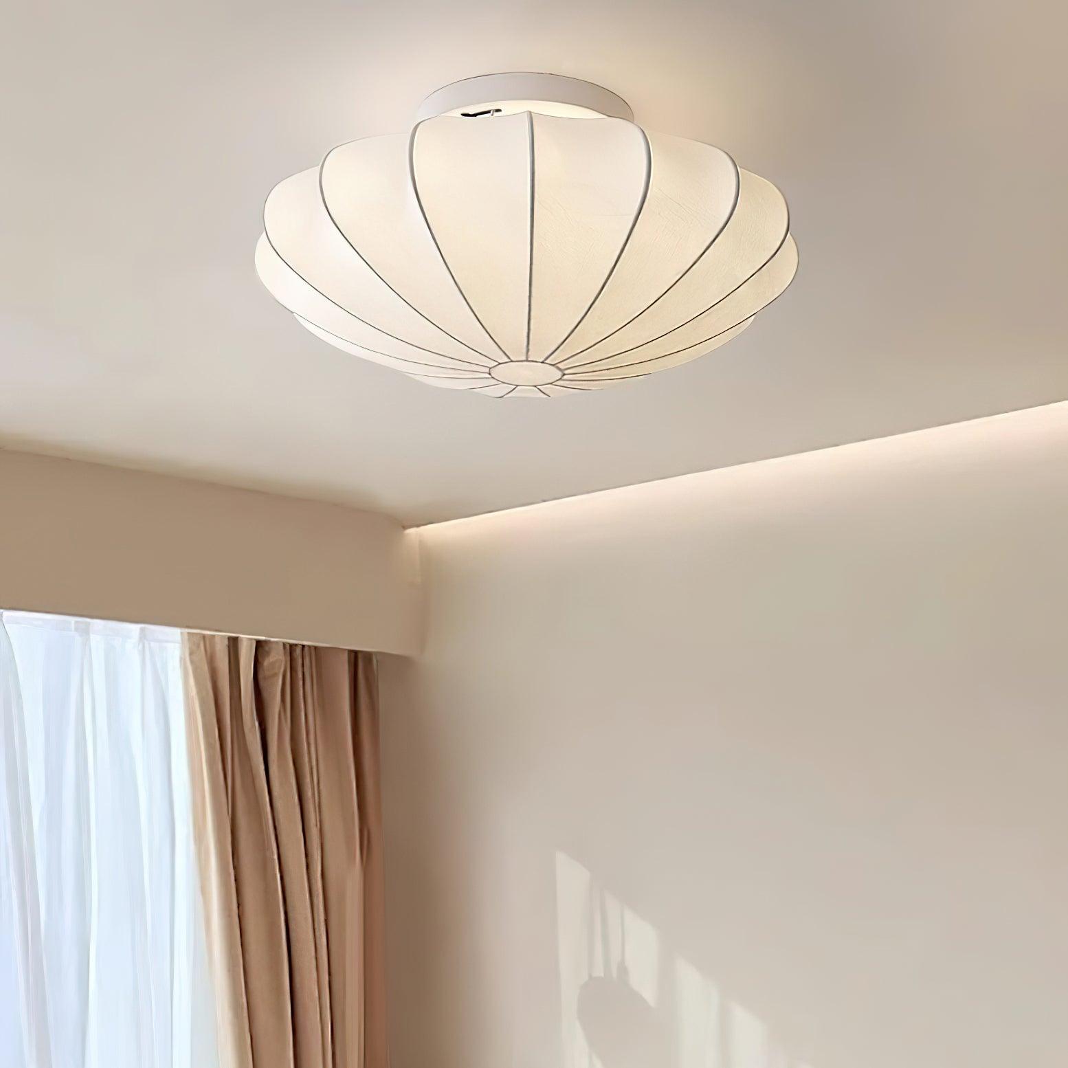 Shell-Shaped Ceiling Light – Modern and Atmospheric Home Accessory
