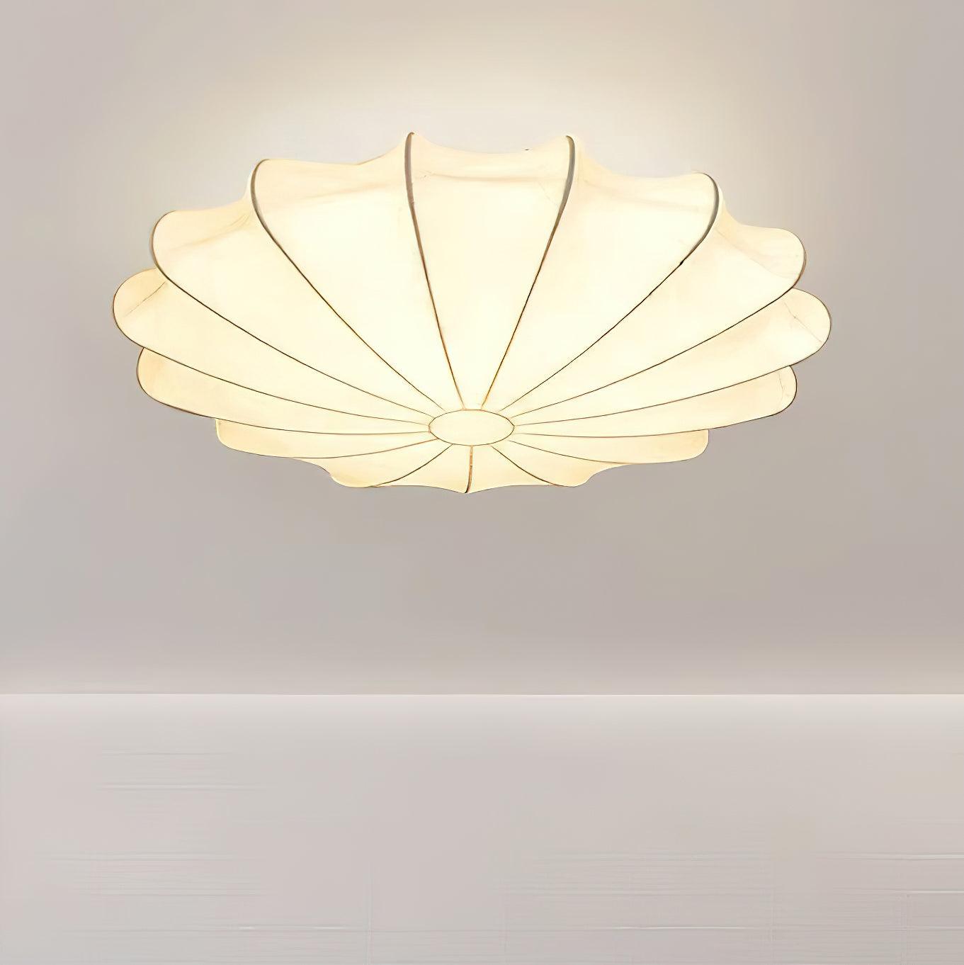 Shell-Shaped Ceiling Light – Modern and Atmospheric Home Accessory