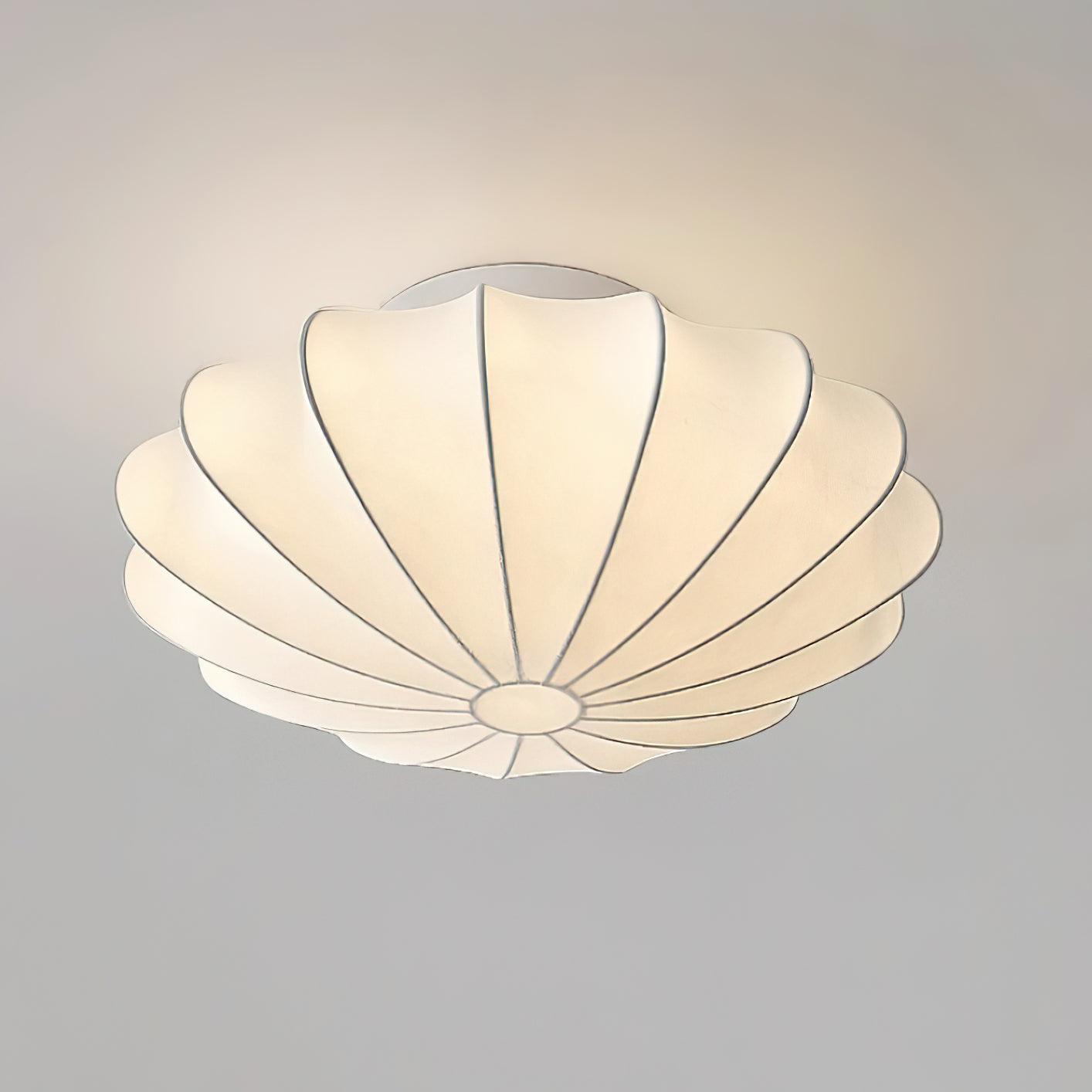 Shell-Shaped Ceiling Light – Modern and Atmospheric Home Accessory
