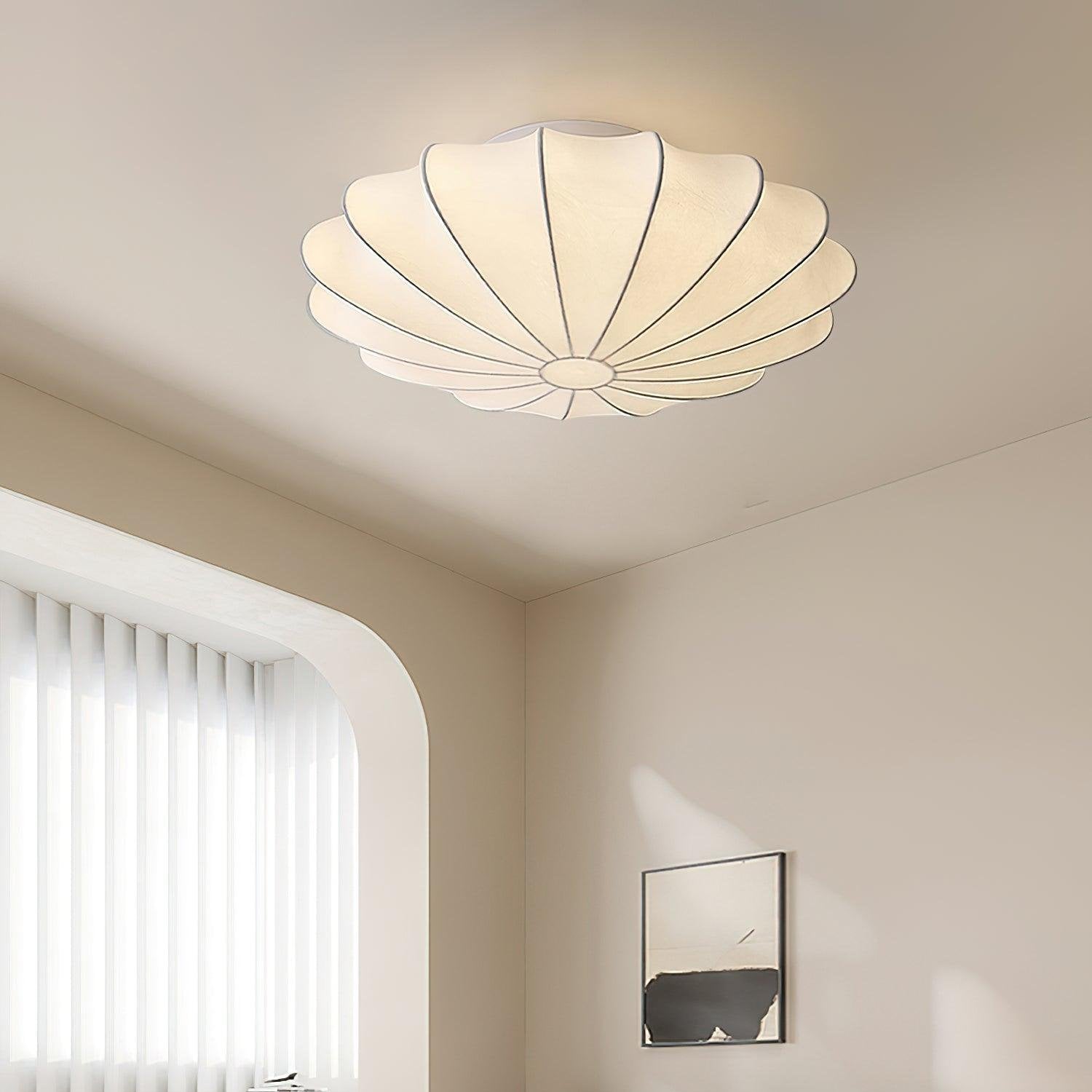 Shell-Shaped Ceiling Light – Modern and Atmospheric Home Accessory