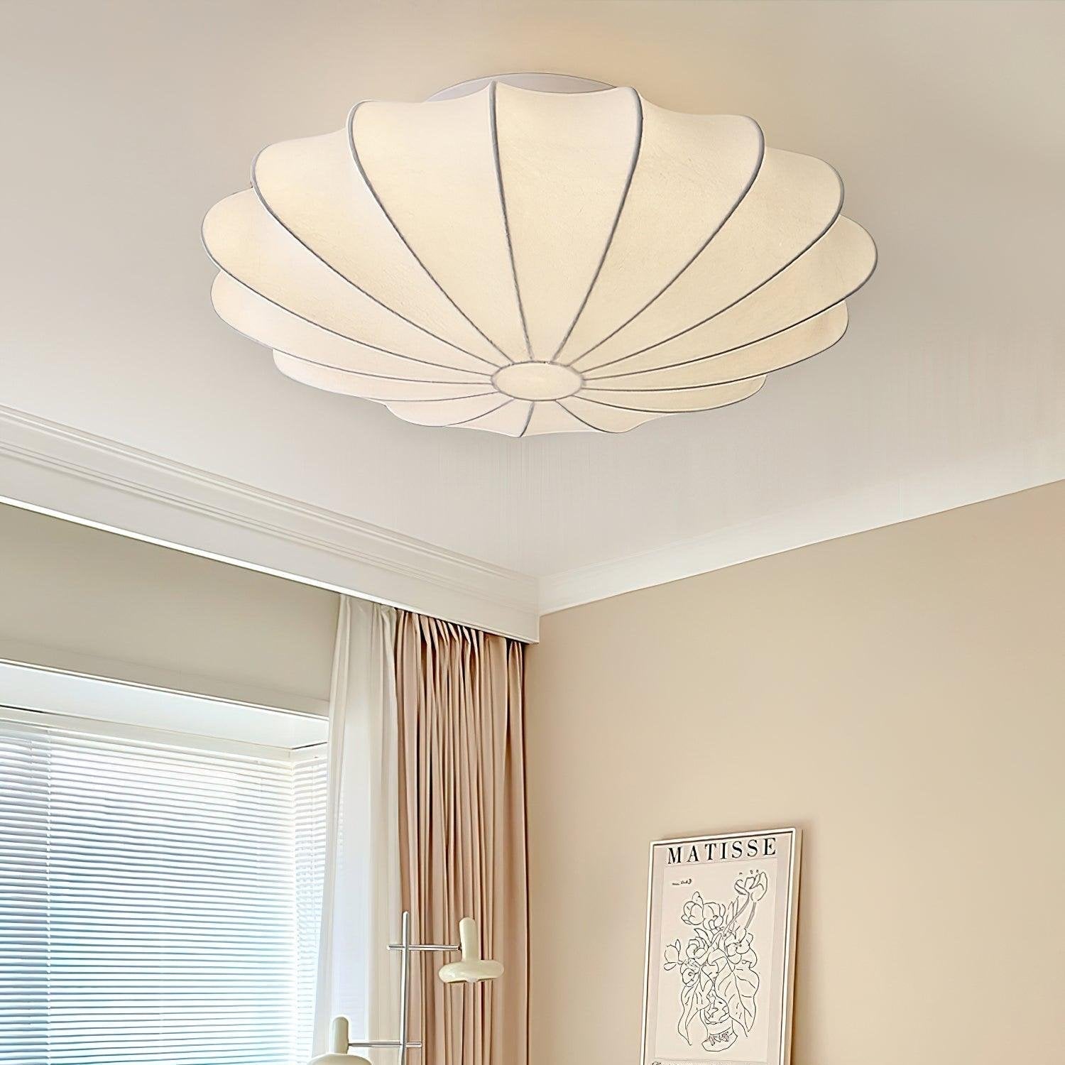 Shell-Shaped Ceiling Light – Modern and Atmospheric Home Accessory