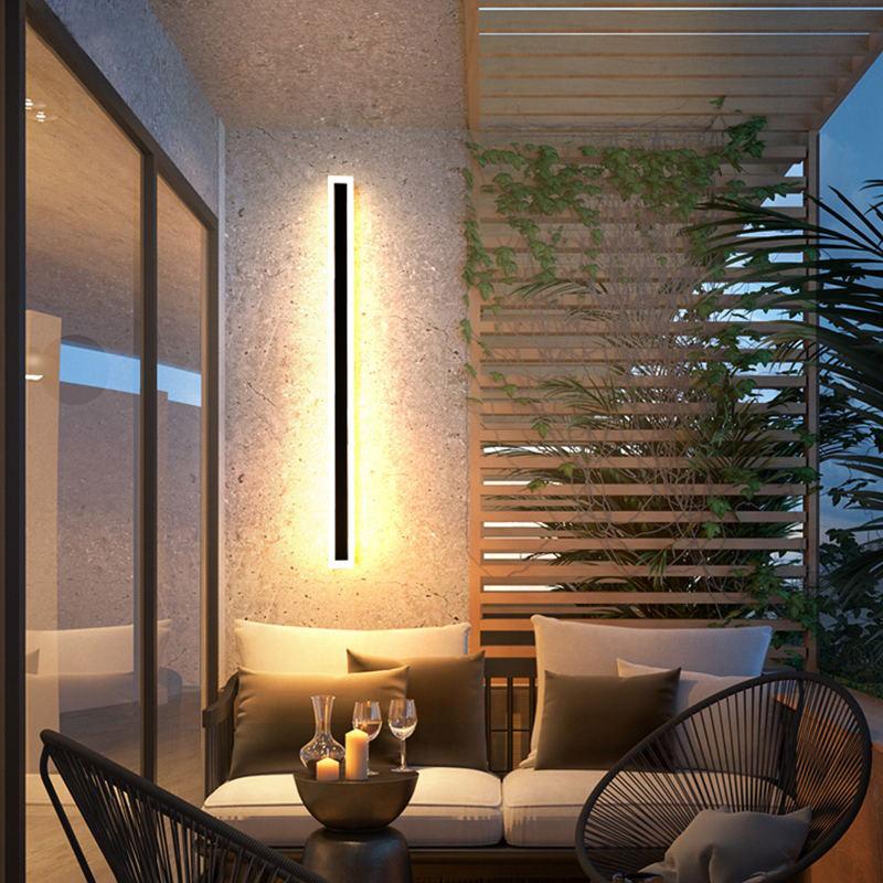 LumiLine Outdoor Lamp – Minimalist Design with Warm Light