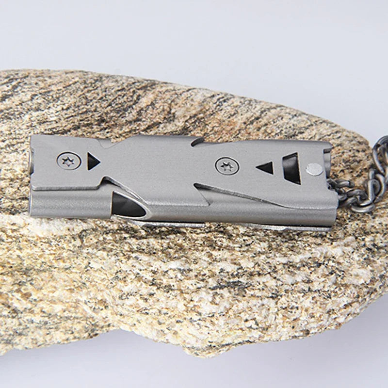 TrailSafe Dual-Chamber Whistle – Reliable Signal for Outdoors