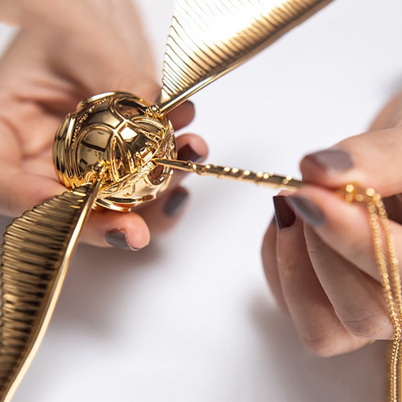 Golden Winged Orb Ring Box – Luxury Movable Jewellery Case