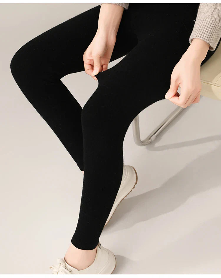 Knitted Cashmere Leggings with High Waist – Fine Knit Ladies' Leggings in Neutral Shade