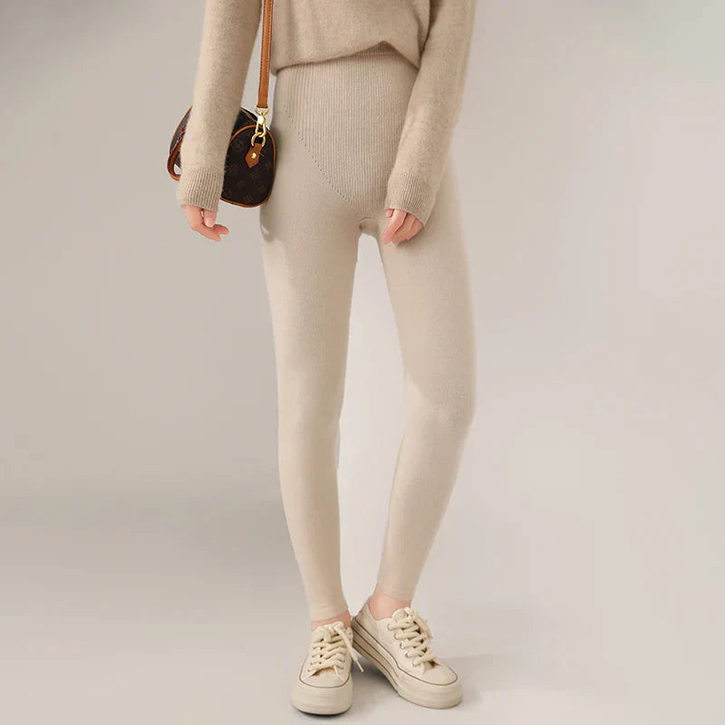 Knitted Cashmere Leggings with High Waist – Fine Knit Ladies' Leggings in Neutral Shade
