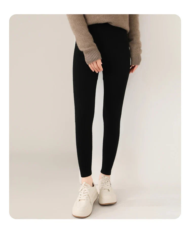 Knitted Cashmere Leggings with High Waist – Fine Knit Ladies' Leggings in Neutral Shade