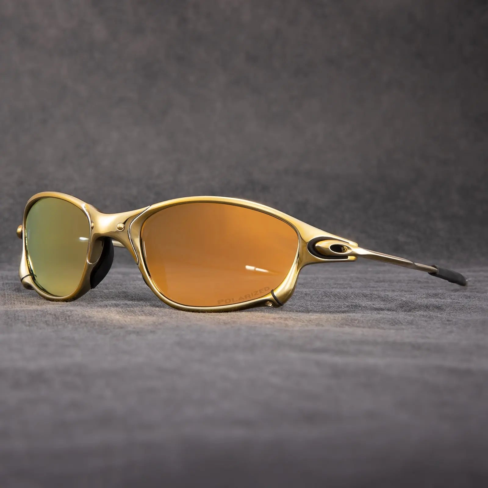 Sporty Polarised Sunglasses – Metallic Frame with Red Lenses