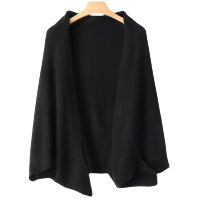 Multifunctional Shawl – Stylishly Wearable as a Cardigan or Wrap