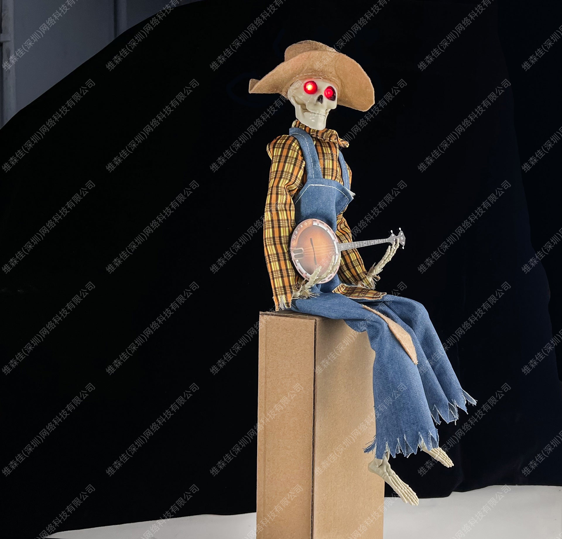 Halloween Skeleton with Banjo – Glowing Decoration with Sound