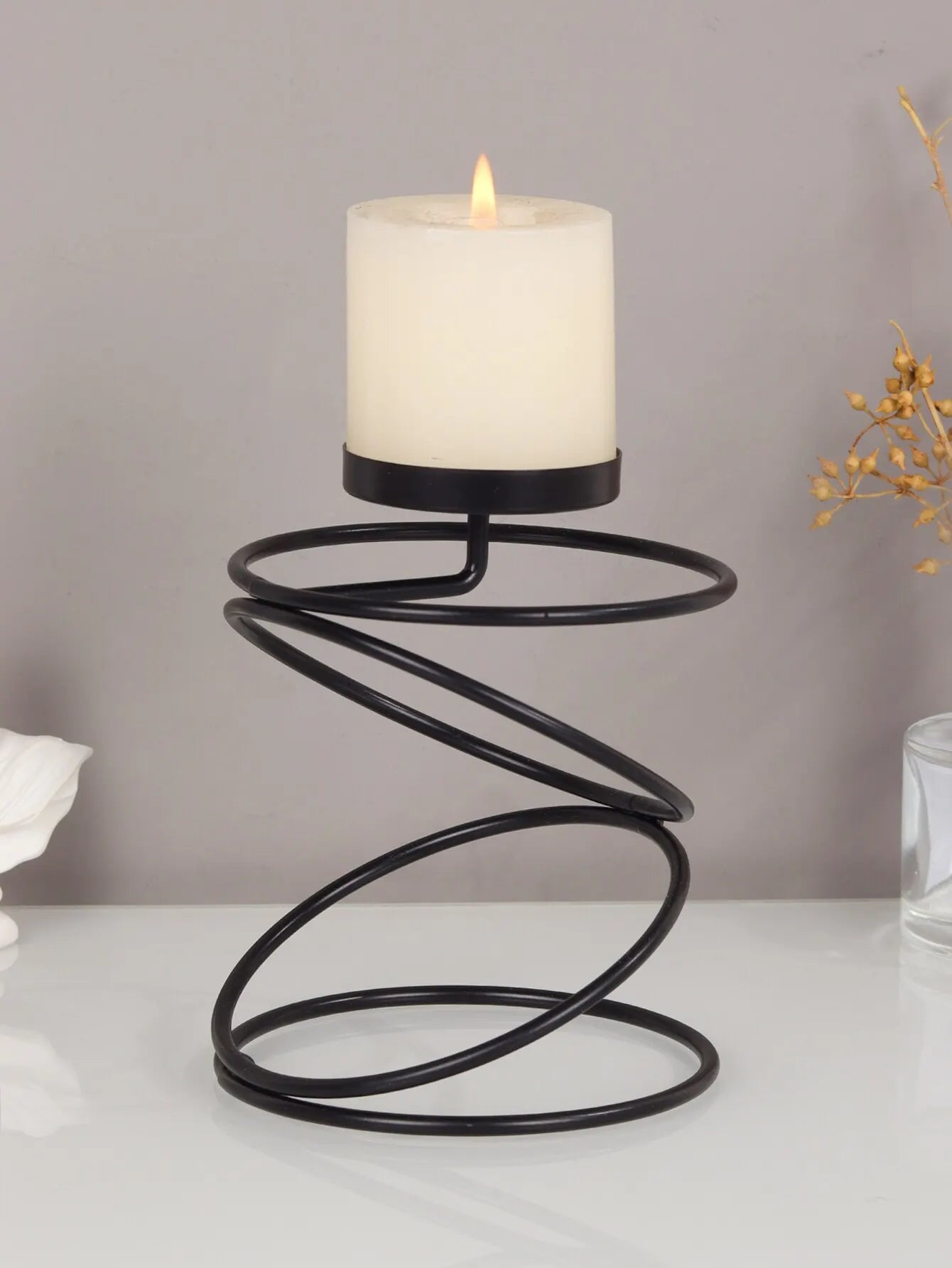 Elegant Spiral Candle Holder – For a Cozy and Stylish Home