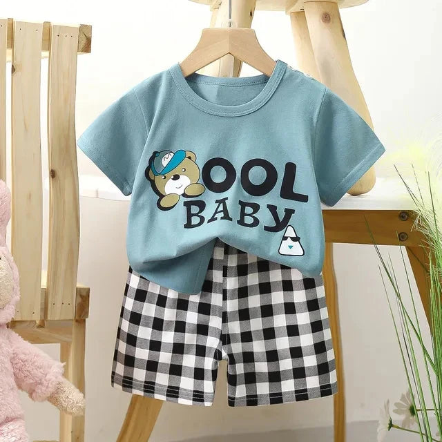 Summer Set for Kids – Cartoon T-shirt and Shorts with Mickey Mouse Print